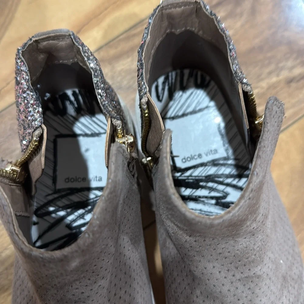 Girl’s Brown & glitter Slip-On ankle boots size 2